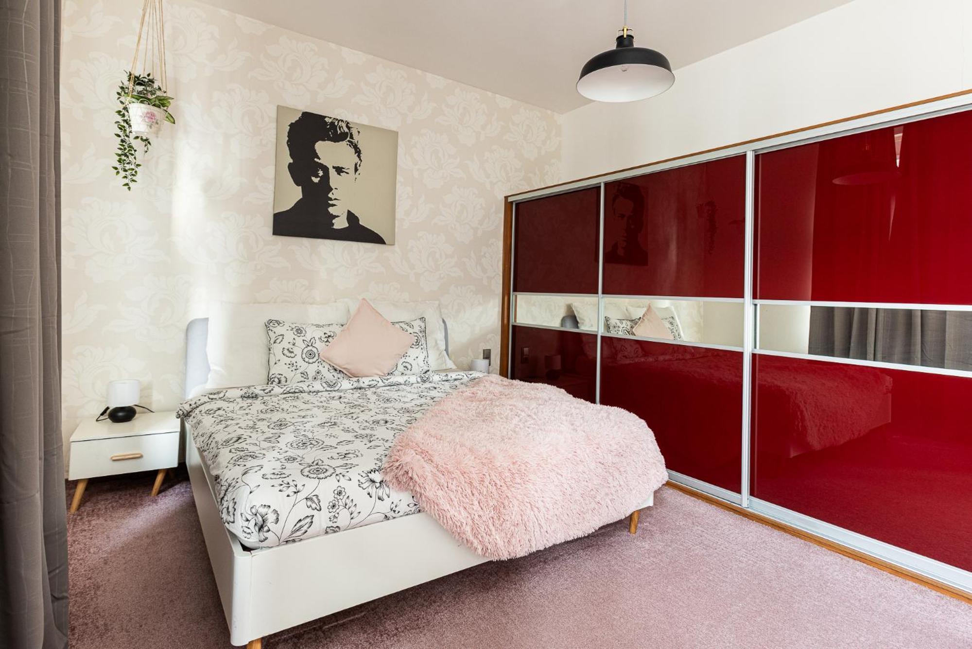 Nice Big Apartment 2Bds - Belgicka Прага Екстериор снимка