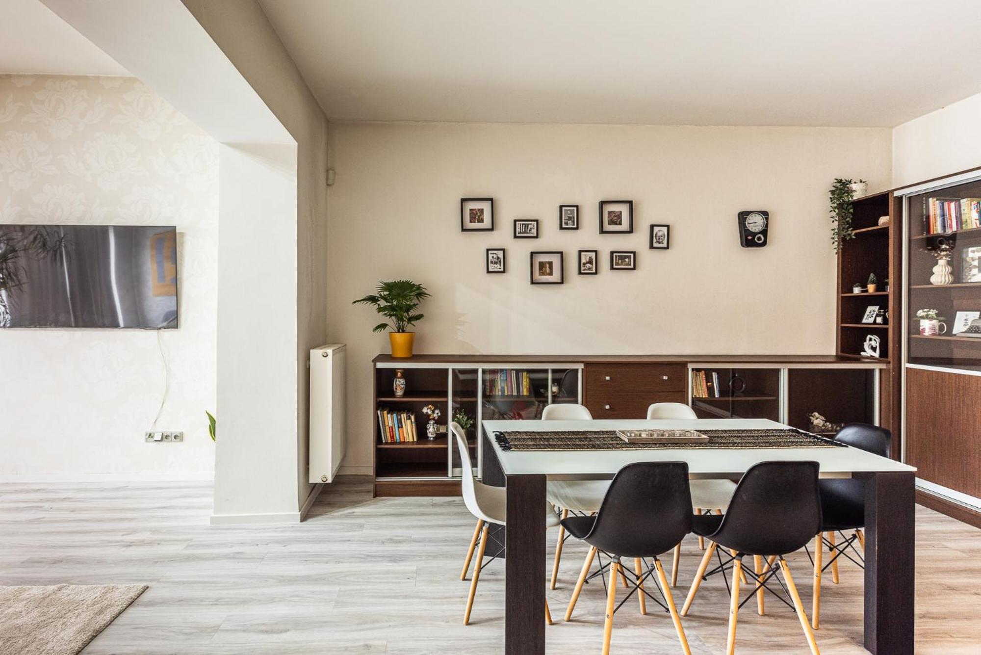 Nice Big Apartment 2Bds - Belgicka Прага Екстериор снимка
