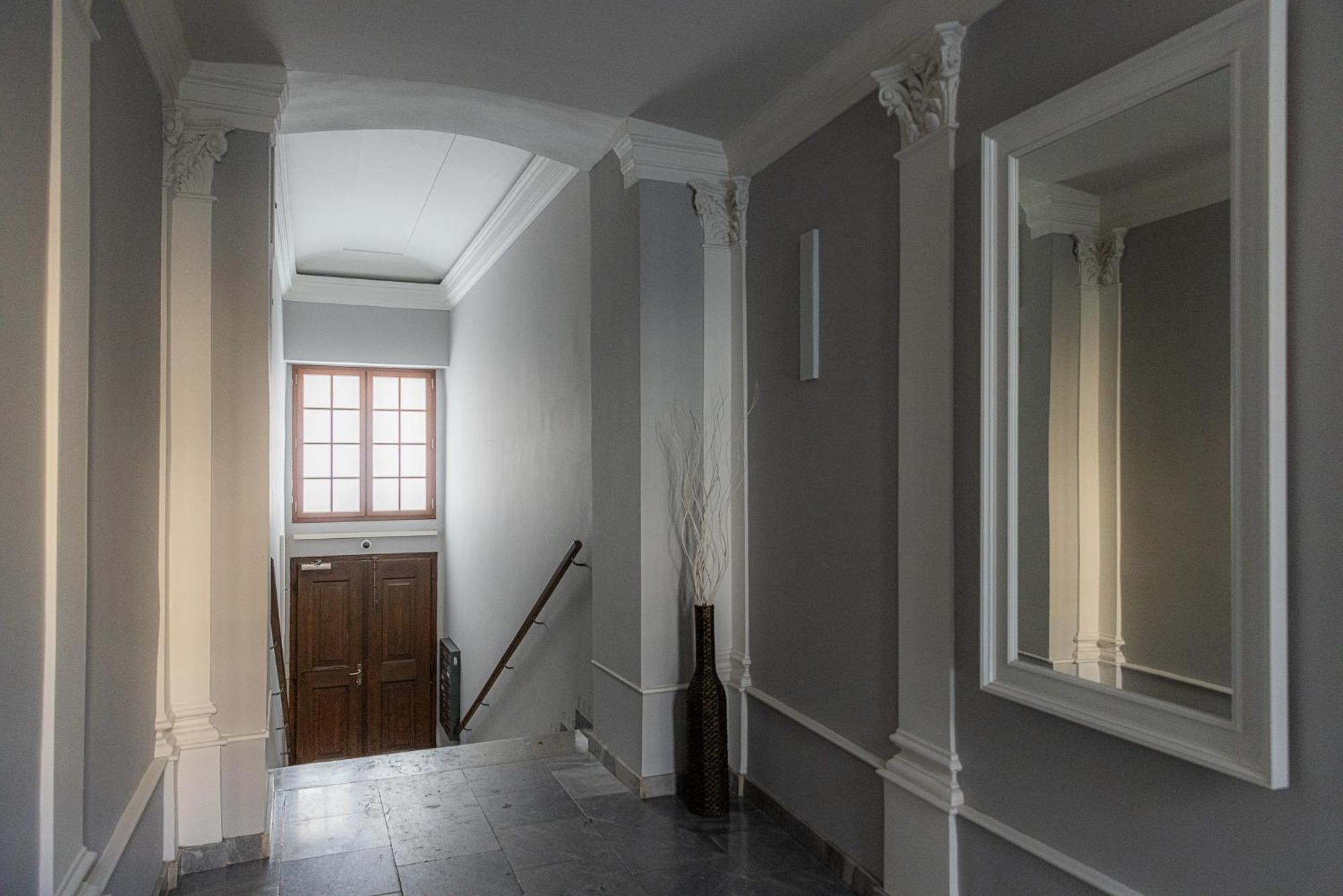 Nice Big Apartment 2Bds - Belgicka Прага Екстериор снимка