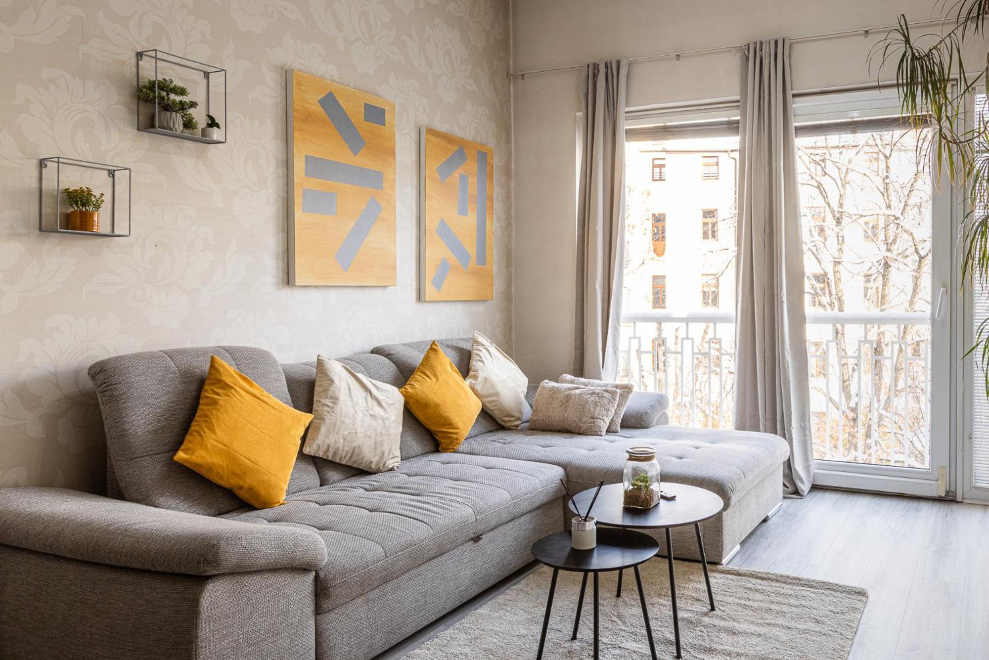 Nice Big Apartment 2Bds - Belgicka Прага Екстериор снимка